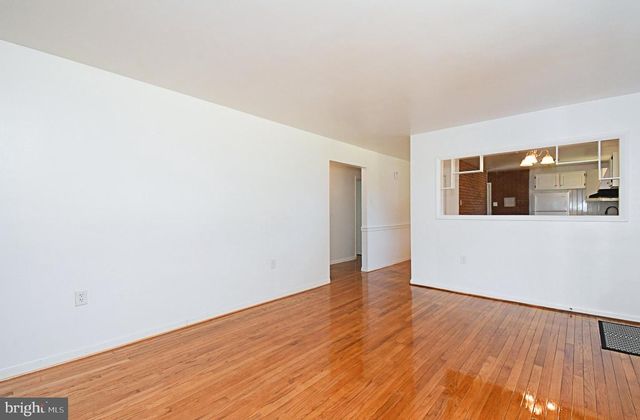 864 CHESTNUT ST, Douglassville, PA 19518