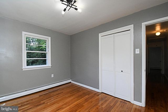 864 CHESTNUT ST, Douglassville, PA 19518