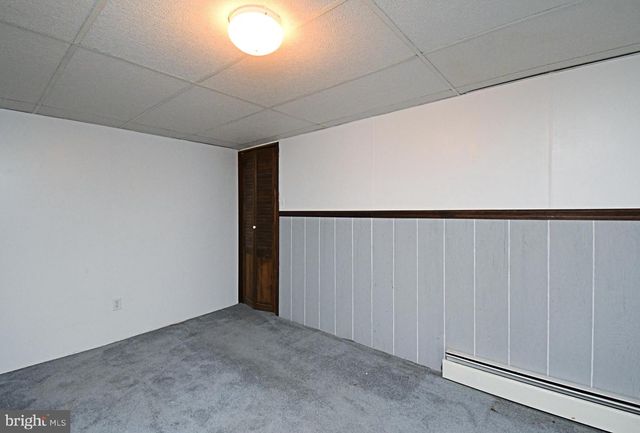 864 CHESTNUT ST, Douglassville, PA 19518