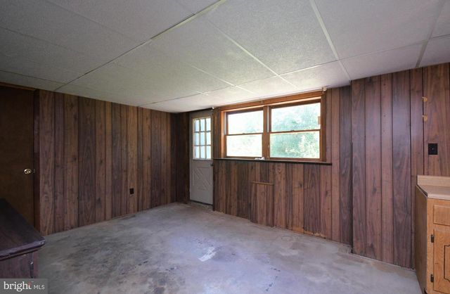 864 CHESTNUT ST, Douglassville, PA 19518