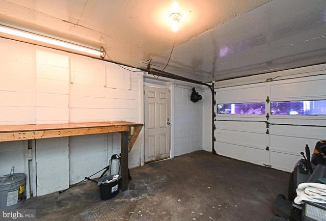 864 CHESTNUT ST, Douglassville, PA 19518