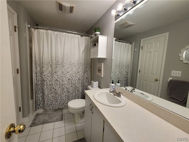 4233 Anguilla Drive, Clay, NY 13090