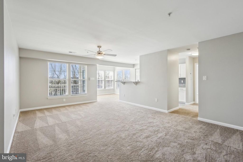 Image 1 of property listing at 7514 SNOWPEA CT #G, Alexandria, VA 22306