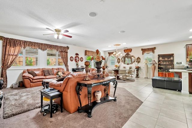 4823 Azalea Park Way, Rancho Cordova, CA 95742