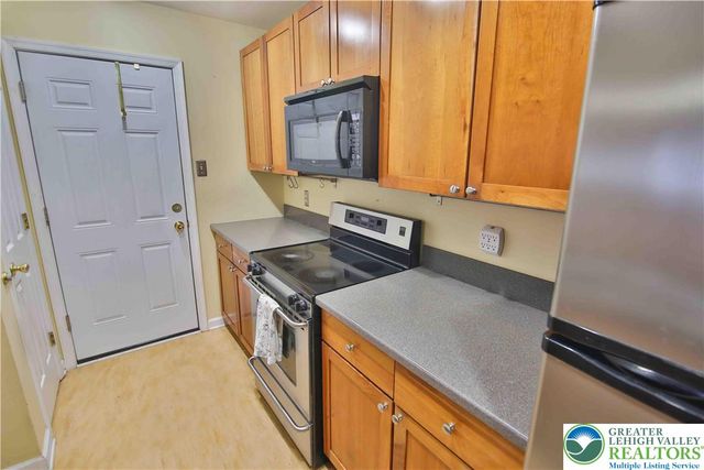 7923 Cross Creek Circle, Upper Macungie Twp, PA 18031