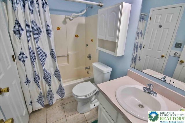 7923 Cross Creek Circle, Upper Macungie Twp, PA 18031