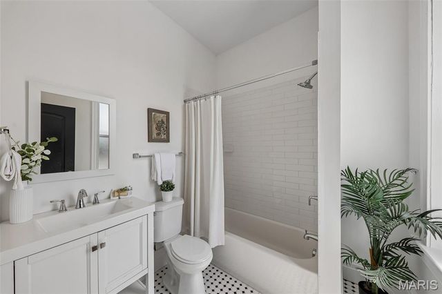 2312 Pestalozzi Street, St Louis, MO 63118