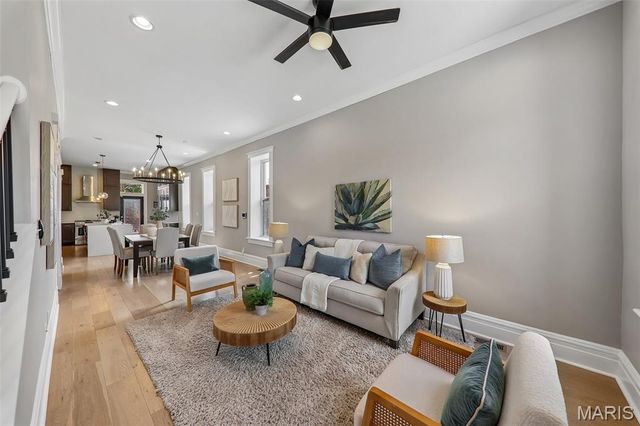 2312 Pestalozzi Street, St Louis, MO 63118