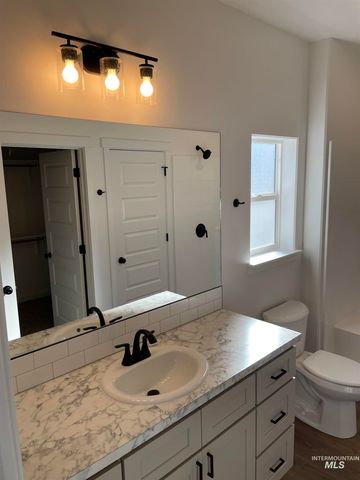 1240 Sunnybrook Ave, Twin Falls, ID 83301