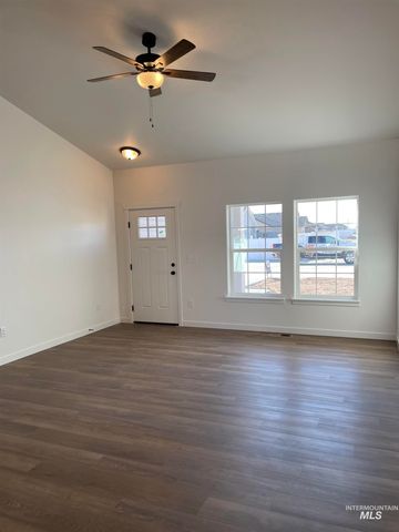 1240 Sunnybrook Ave, Twin Falls, ID 83301