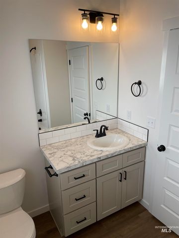 1240 Sunnybrook Ave, Twin Falls, ID 83301