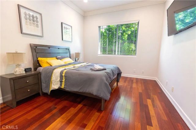 5449 Woodman Avenue, Sherman Oaks, CA 91401
