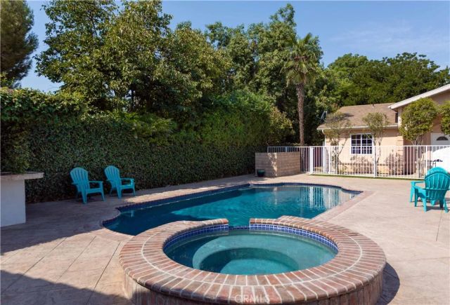 5449 Woodman Avenue, Sherman Oaks, CA 91401