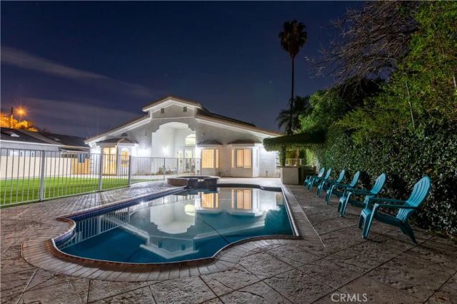 5449 Woodman Avenue, Sherman Oaks, CA 91401