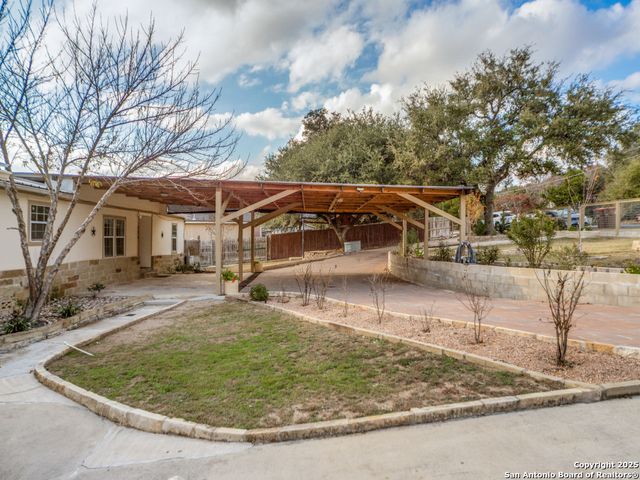 705 Walnut, Boerne, TX 78006