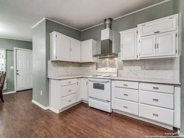 705 Walnut, Boerne, TX 78006