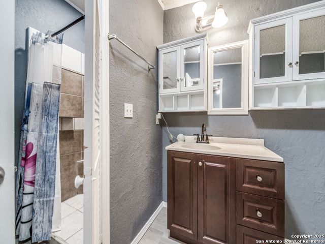 705 Walnut, Boerne, TX 78006