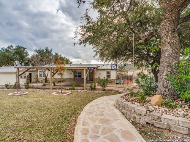 705 Walnut, Boerne, TX 78006