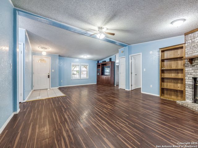 705 Walnut, Boerne, TX 78006