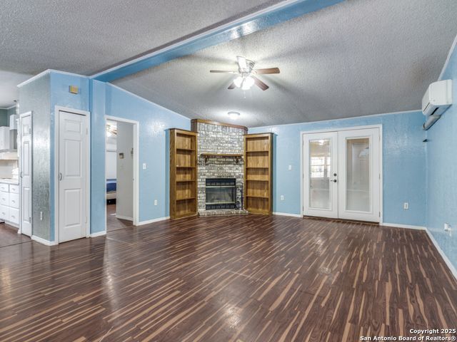 705 Walnut, Boerne, TX 78006