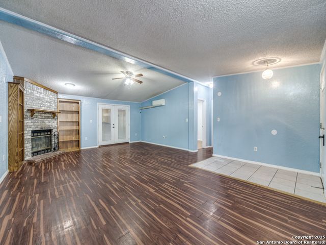 705 Walnut, Boerne, TX 78006