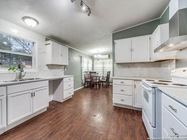 705 Walnut, Boerne, TX 78006