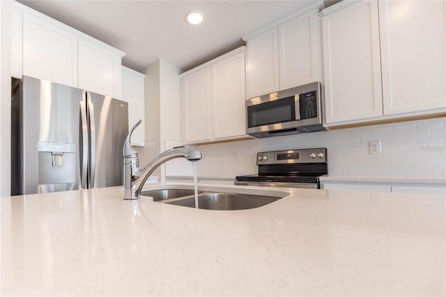 2879 NARCOOSSEE COMMONS WAY, St Cloud, FL 34771