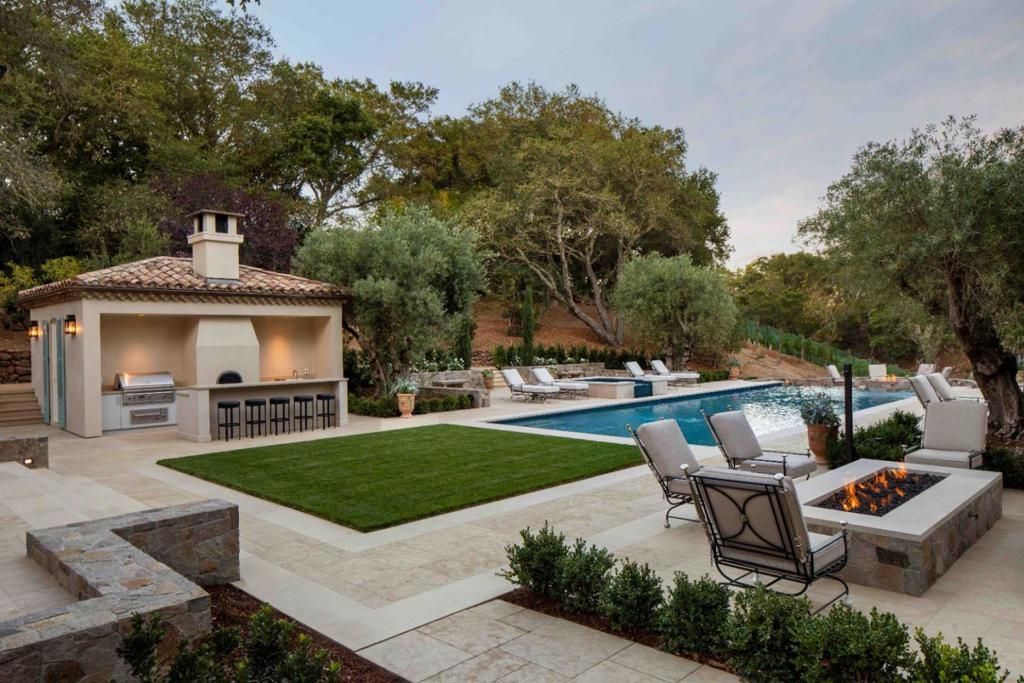 Image 18 of property listing at 307 Olive Hill Lane, Woodside, CA 94062