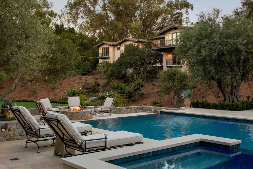 Image 20 of property listing at 307 Olive Hill Lane, Woodside, CA 94062