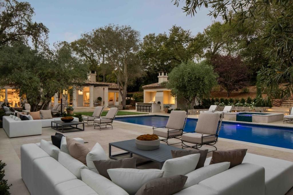 Image 22 of property listing at 307 Olive Hill Lane, Woodside, CA 94062