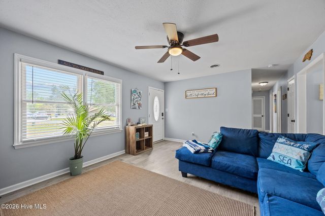 100 Leslie Lane, Havelock, NC 28532