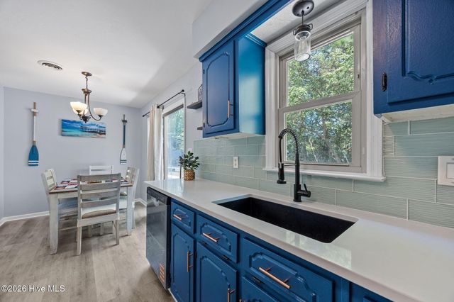 100 Leslie Lane, Havelock, NC 28532