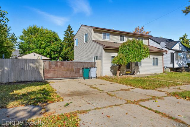 76 W Coy Avenue, Hazel Park, MI 48030