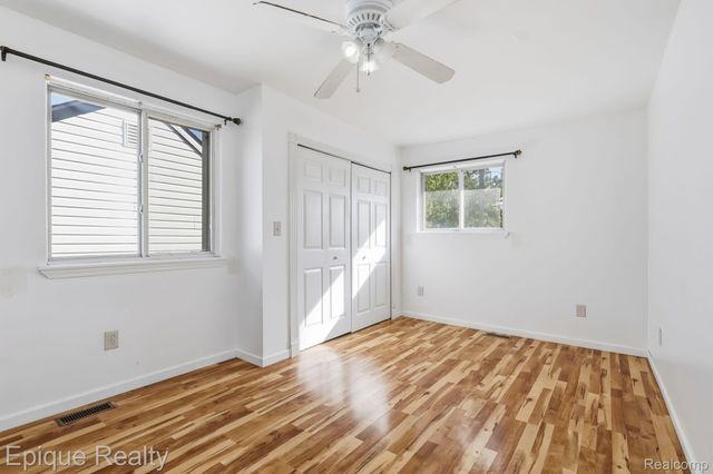 76 W Coy Avenue, Hazel Park, MI 48030