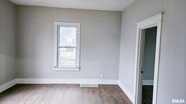 683 BAXTER Court, Canton, IL 61520