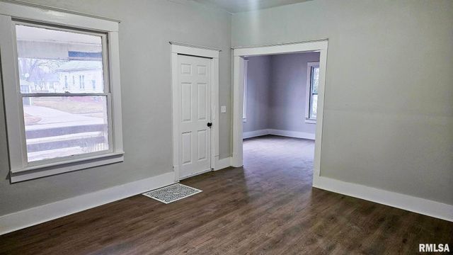 683 BAXTER Court, Canton, IL 61520