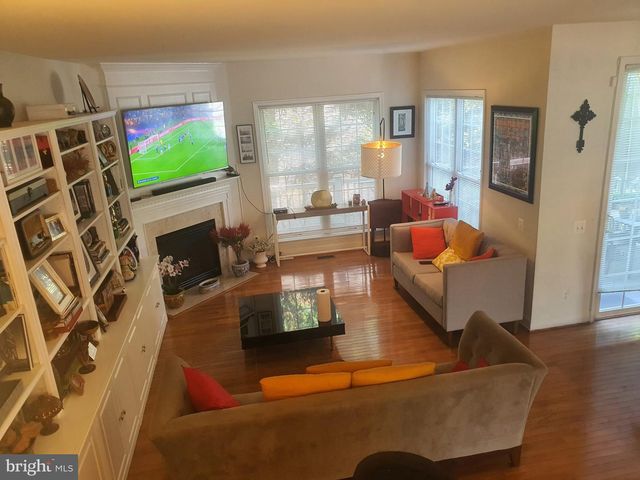 9249 LAUREL RIDGE CROSSING RD, Lorton, VA 22079