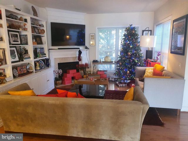 9249 LAUREL RIDGE CROSSING RD, Lorton, VA 22079