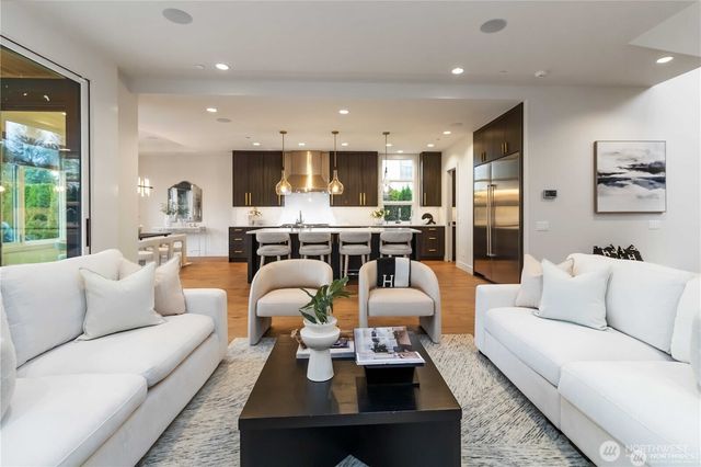 2627 78th Avenue NE, Medina, WA 98039