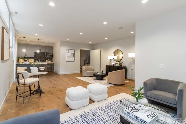 2627 78th Avenue NE, Medina, WA 98039