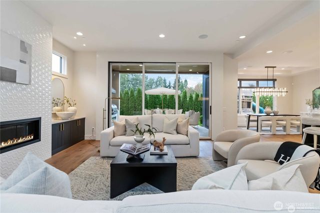 2627 78th Avenue NE, Medina, WA 98039