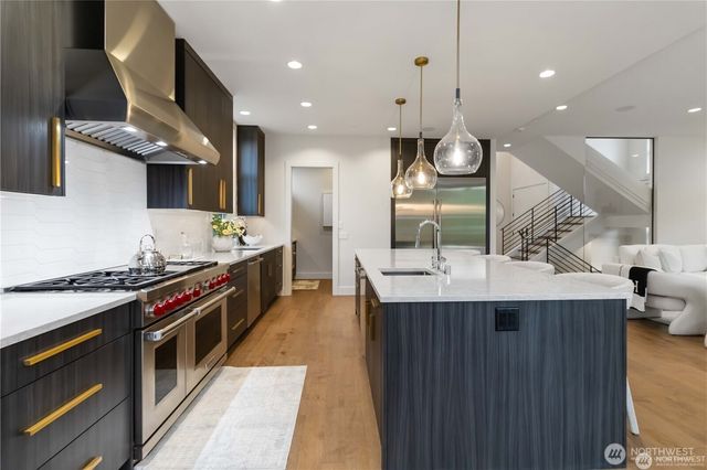 2627 78th Avenue NE, Medina, WA 98039