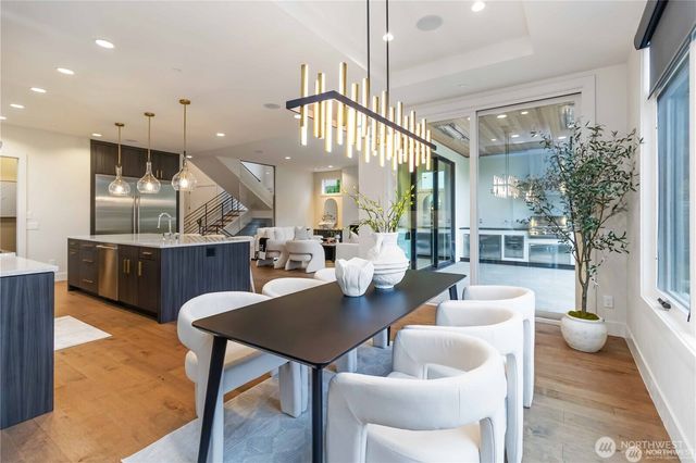 2627 78th Avenue NE, Medina, WA 98039