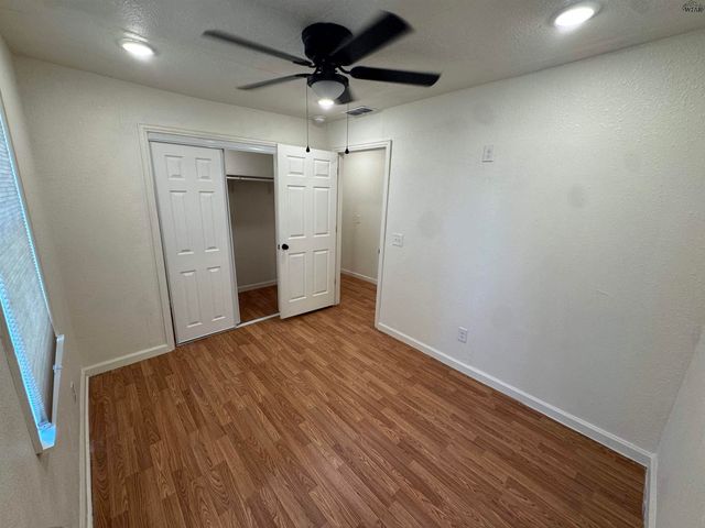 106 E WILLIAMS DRIVE, Burkburnett, TX 76354