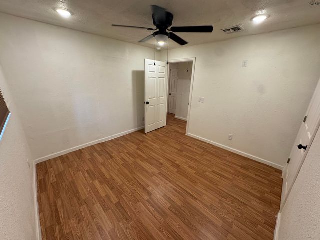 106 E WILLIAMS DRIVE, Burkburnett, TX 76354