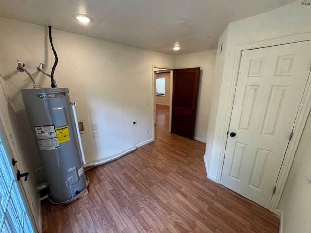 106 E WILLIAMS DRIVE, Burkburnett, TX 76354