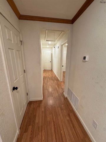 106 E WILLIAMS DRIVE, Burkburnett, TX 76354