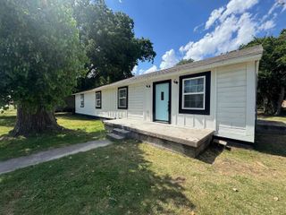 106 E WILLIAMS DRIVE, Burkburnett, TX 76354