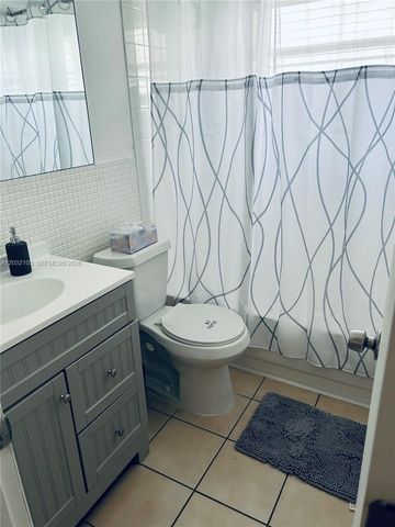 500 SW 7th St 510, Hallandale Beach, FL 33009