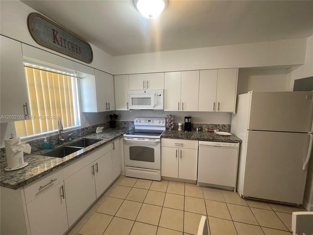 500 SW 7th St 510, Hallandale Beach, FL 33009